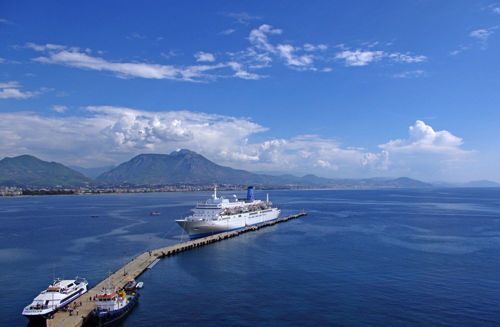 Как провожают пароходы