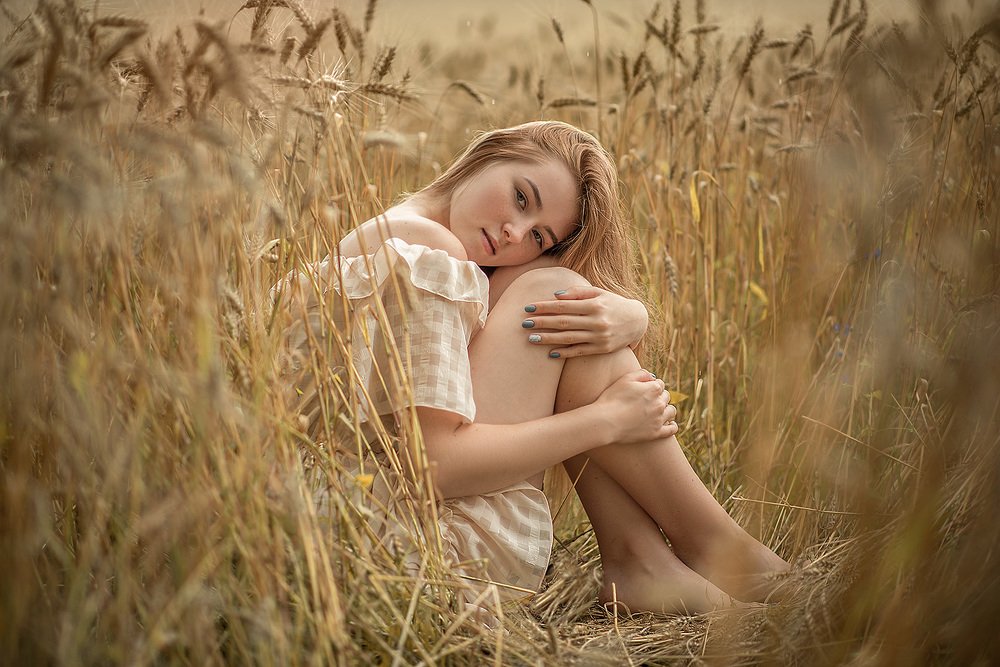 девушка в пшенице