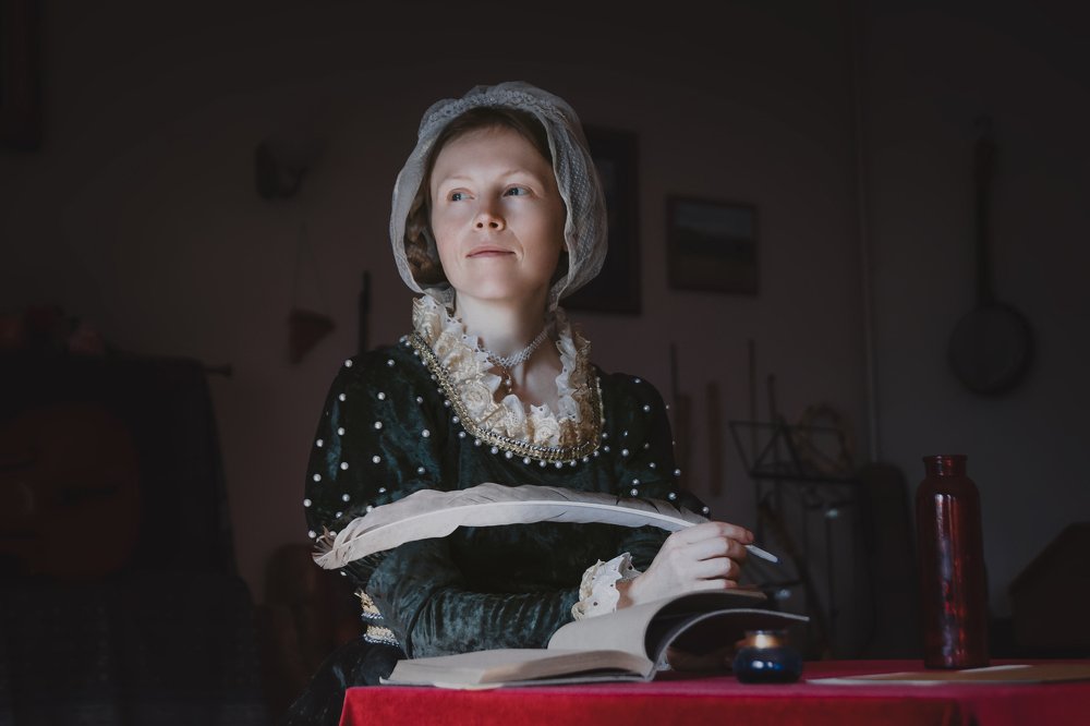 Пишу к тебе, с тобой душой соединяясь