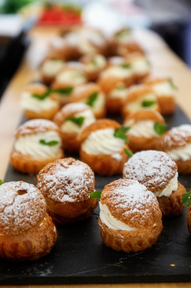 Много сладостей не бывает