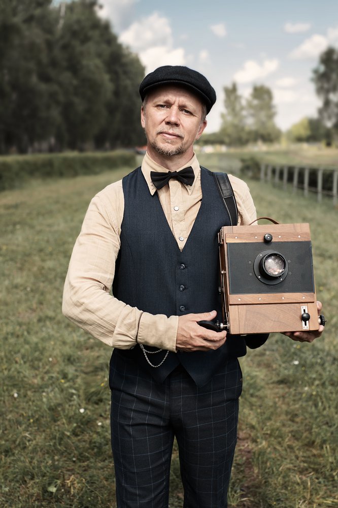 Фотограф из прошлого (photographer from the past)