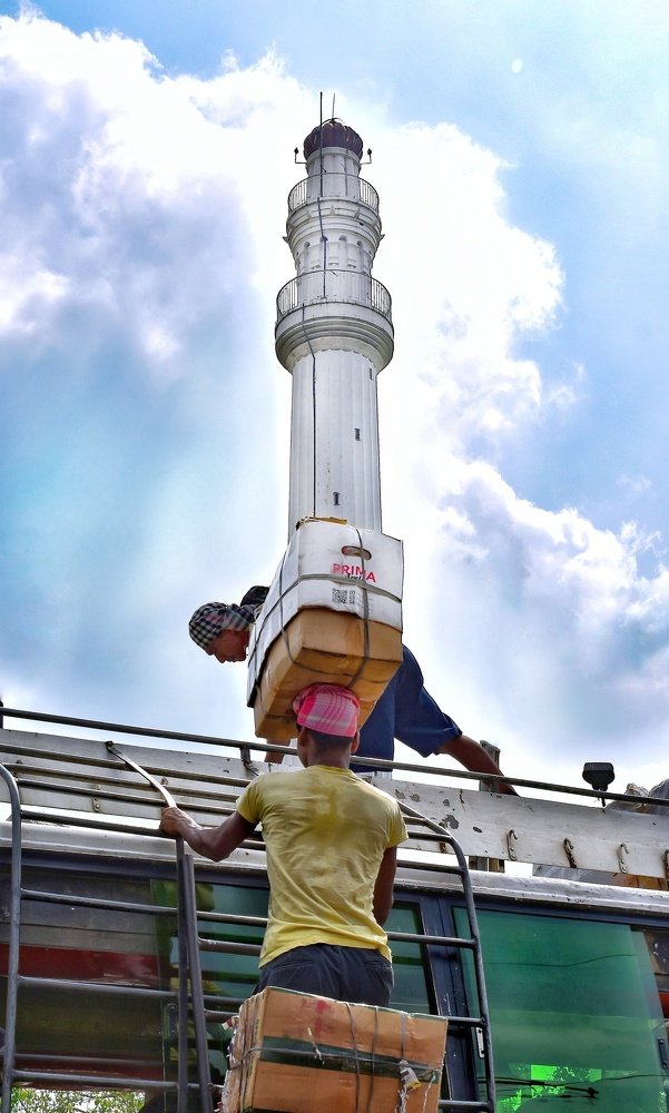 Bus Worker & Monument