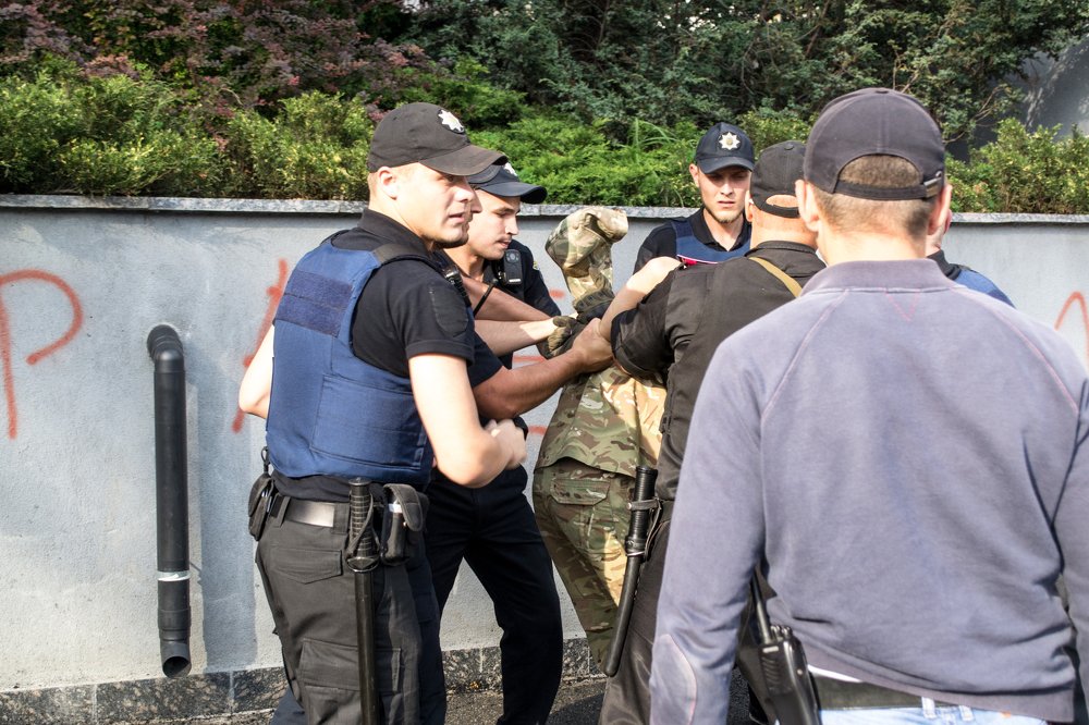 Подавление беспорядков