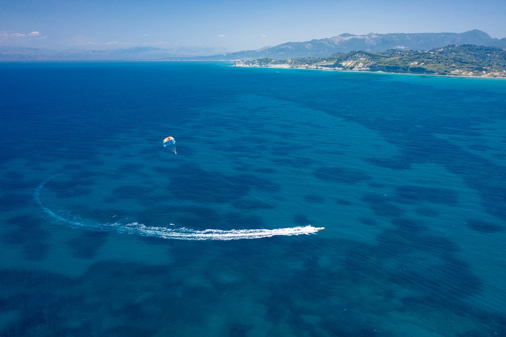 Голубое море