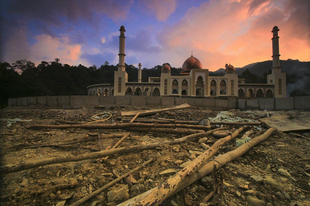 Sunset In The Big Mosque