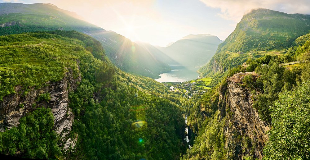 Утро в ущелье Гейрангер