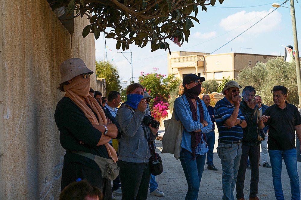 Foreign solidarity activists