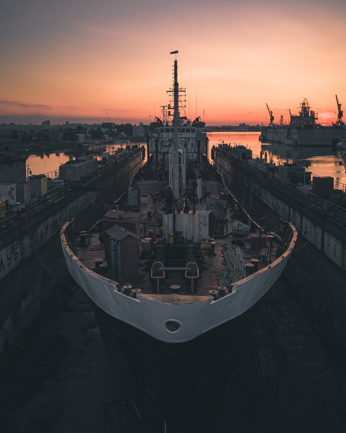Sunrise at shipwreck