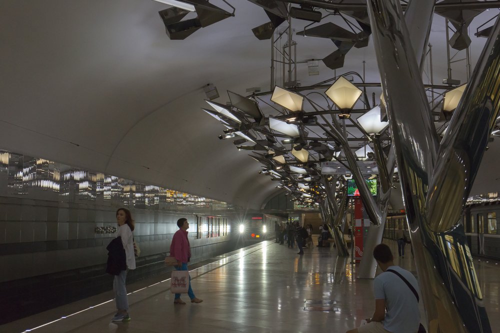 Прибытие поезда на станцию 21 век