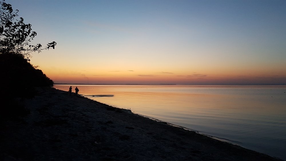 Закат на Каховском море.