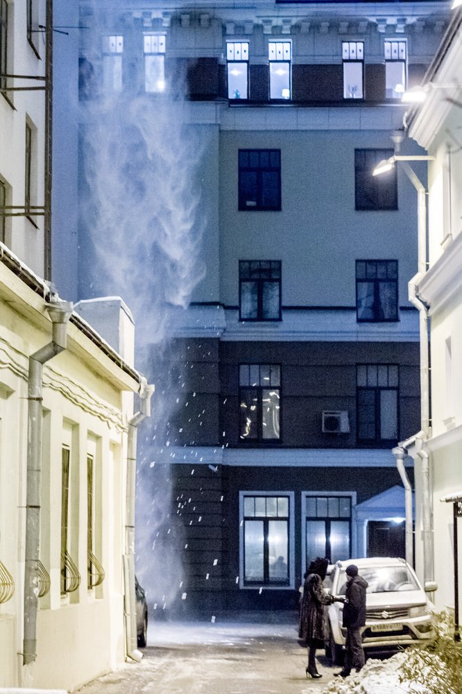 Падал прошлогодний снег