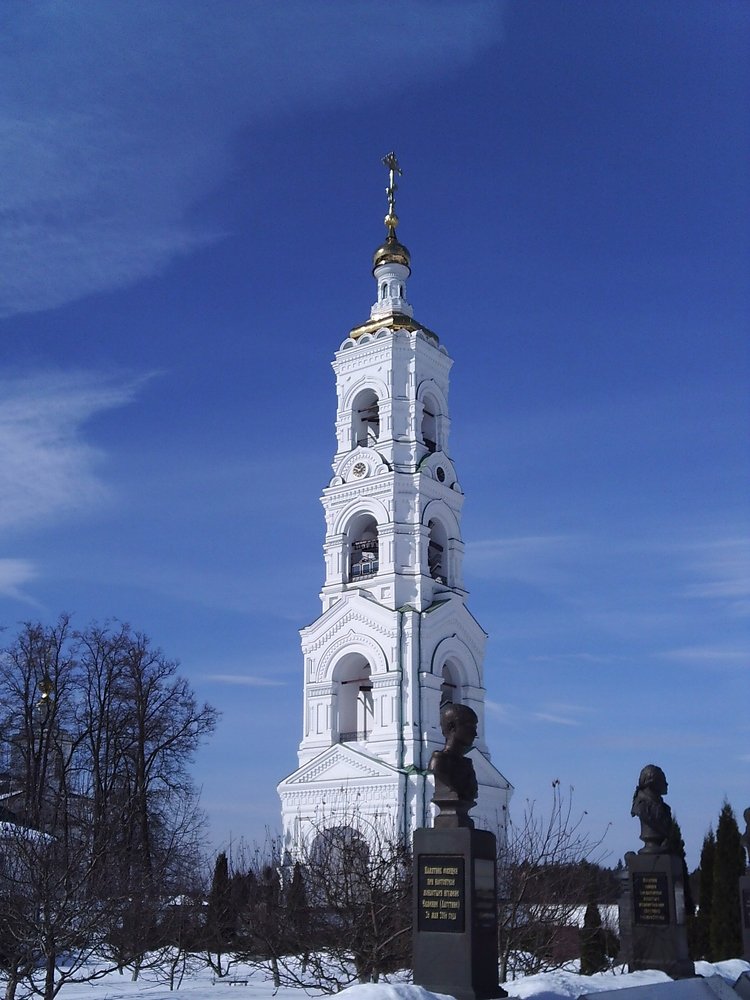 Белоснежная колокольня