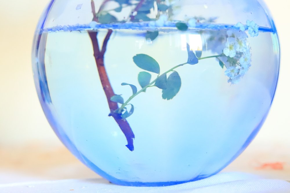 голубая ваза