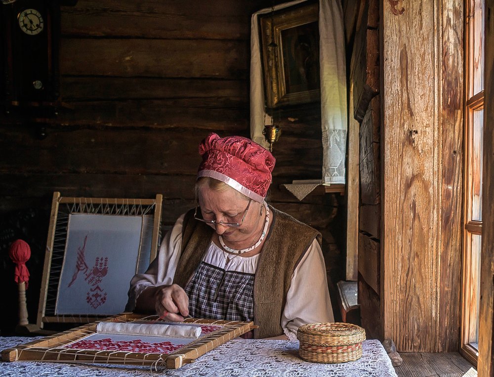 Вышивальница