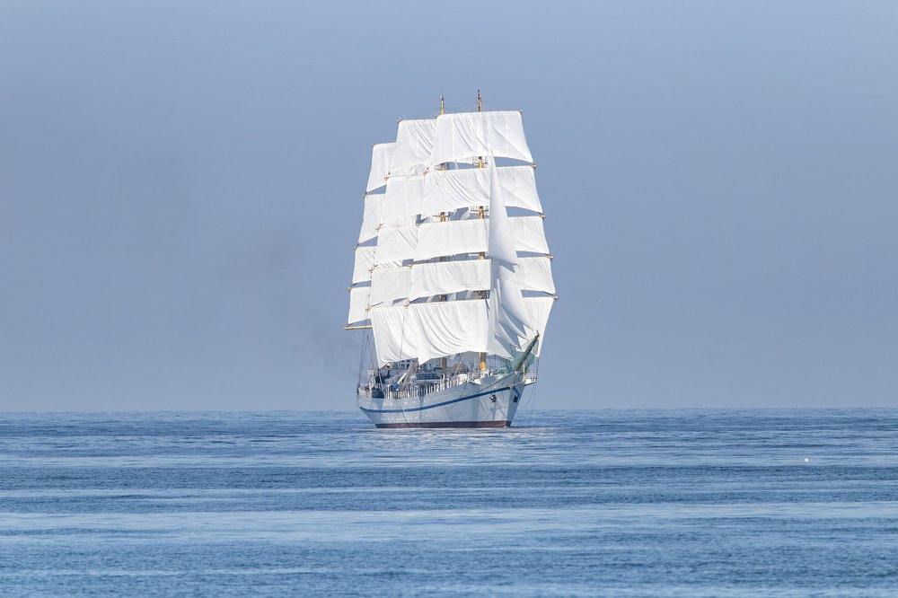 «Херсонес» — учебный трехмачтовый фрегат