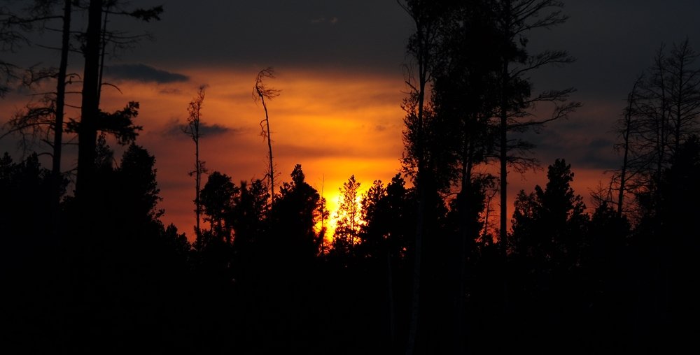 Полыхающий вечер.