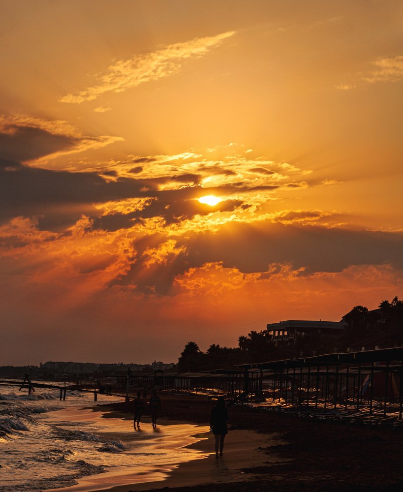 Закат на Средиземном море