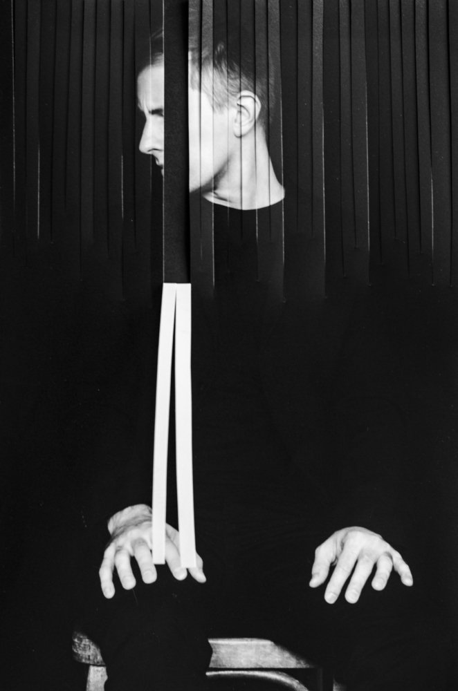 Черный оттенок подавленности