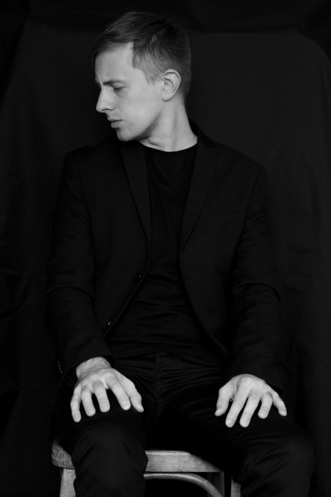 Черно-белый оттенок подавленности