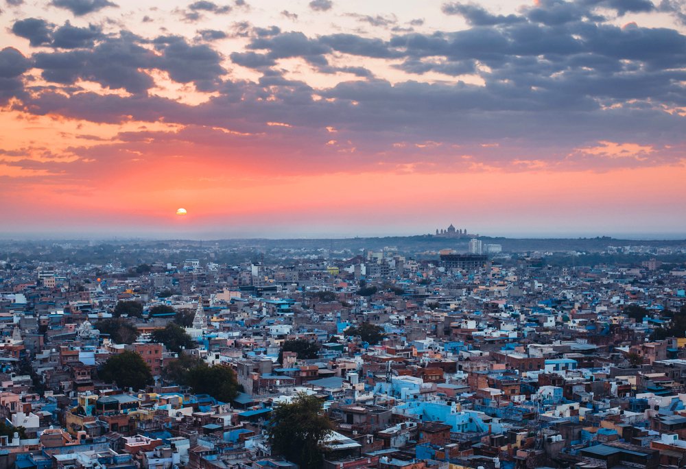 Рассвет над голубым городом