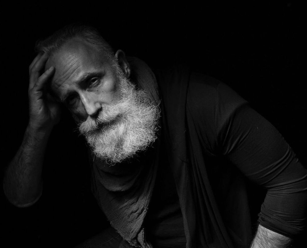 Мужской черно-белый портрет