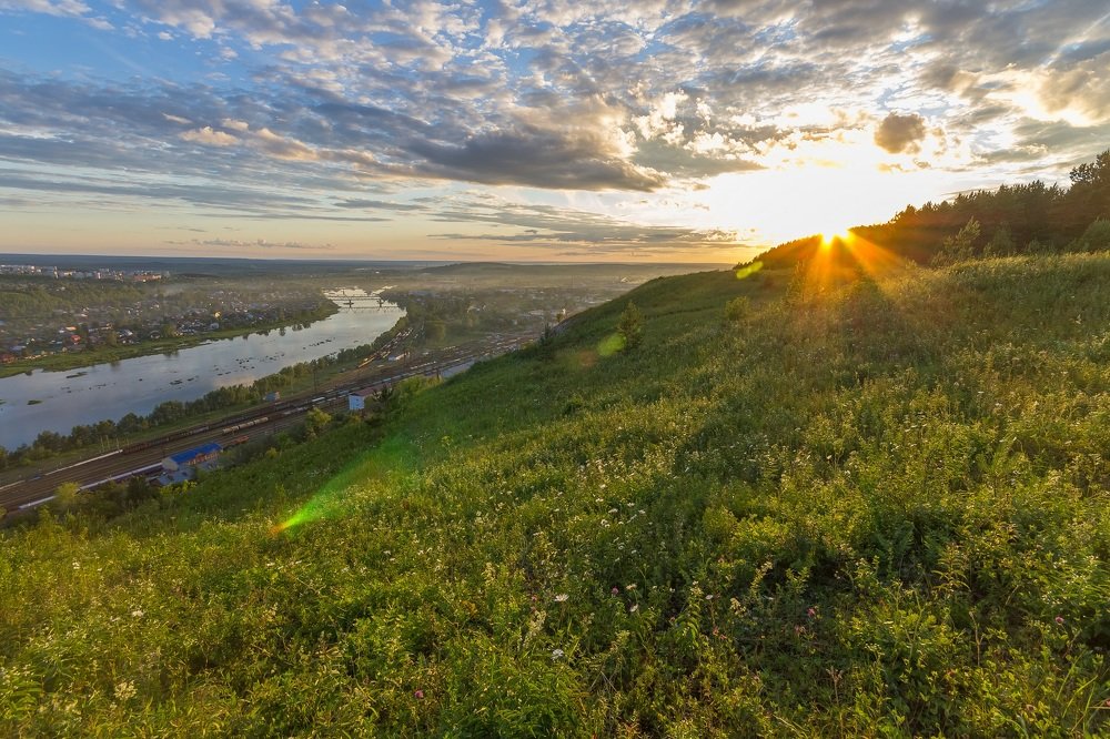 Лучи вечернего солнца