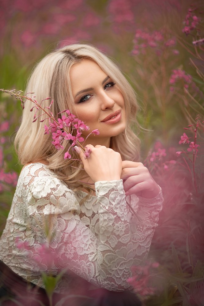 В поле кипрея