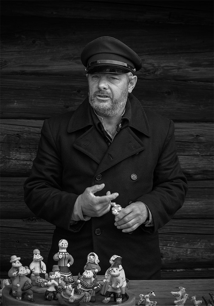 Продавец свистулек (ч./б.)