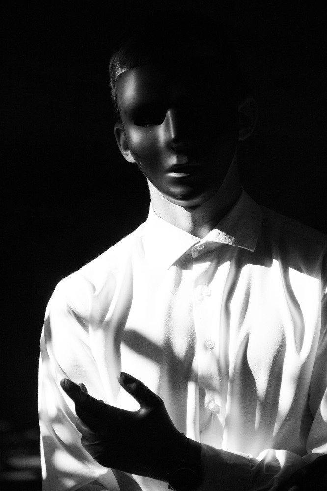 Аноним в маске