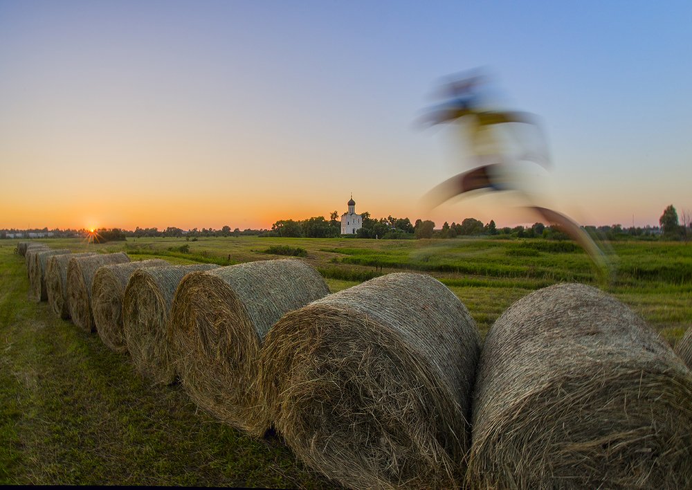 Закат на Покрова на Нерли
