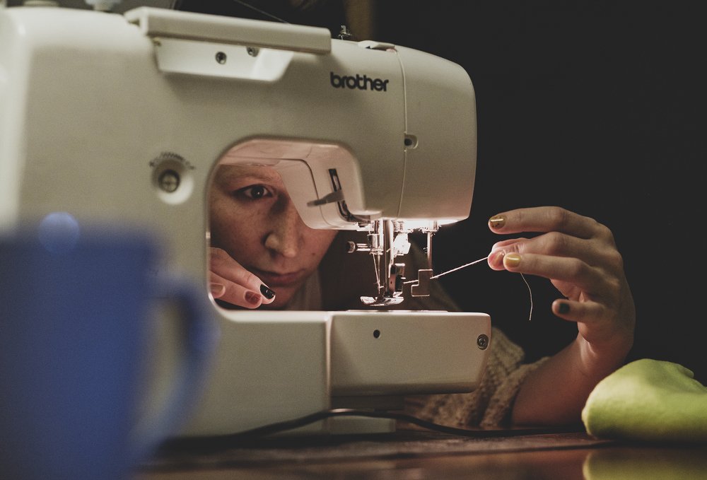 За машинкой