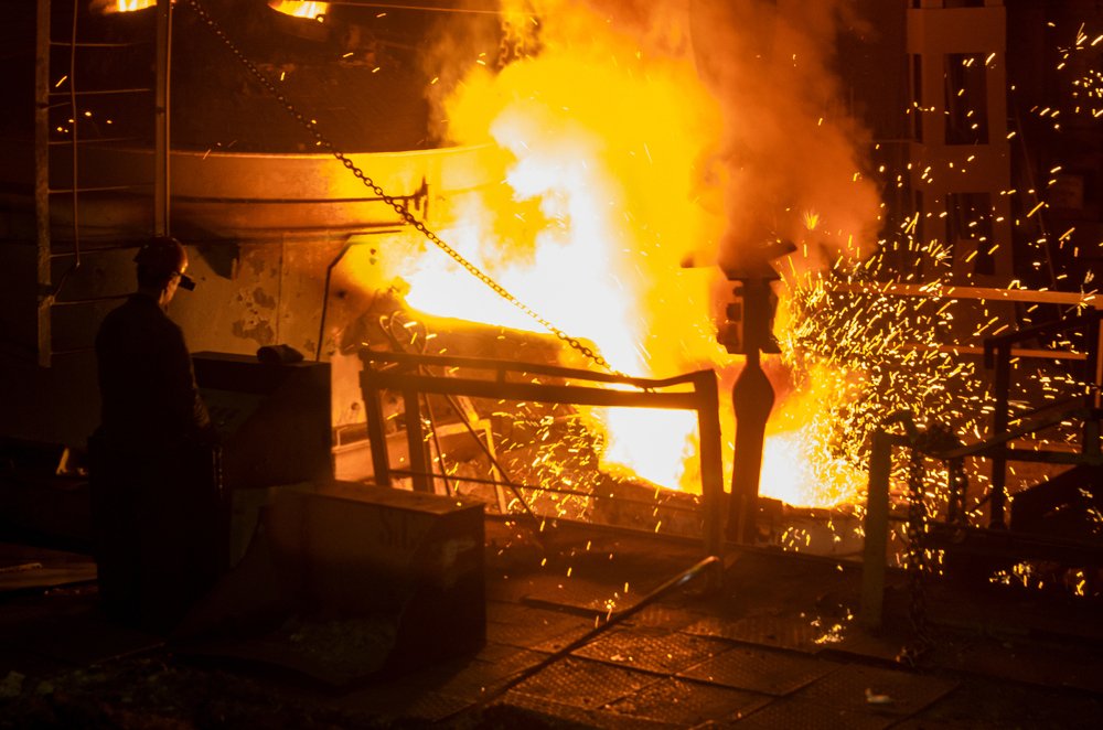 Горячая сталь