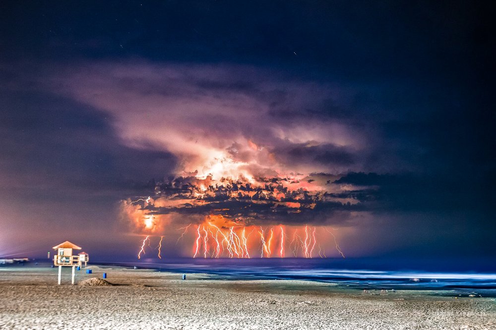 Lightning on the high sea!