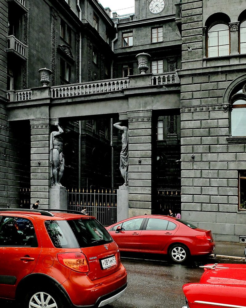 Петербургские контрасты