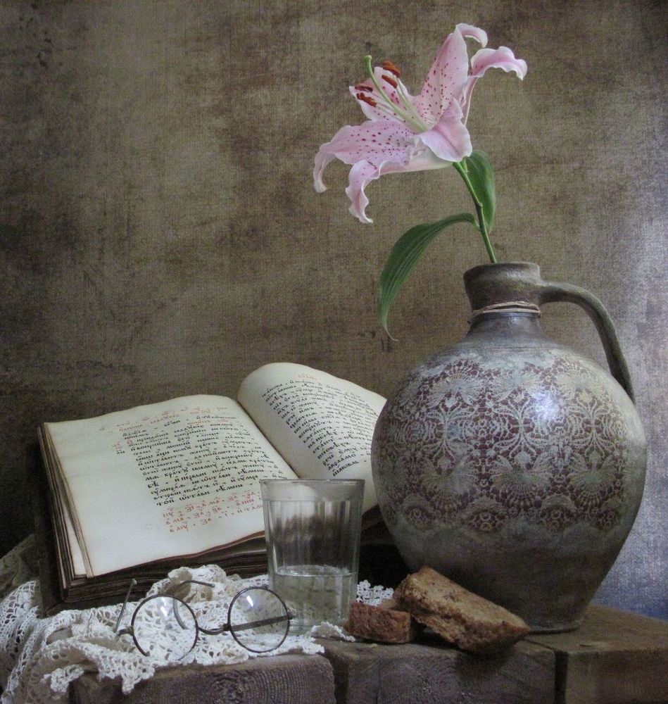 Про евангелие, лилию и мамино кружево