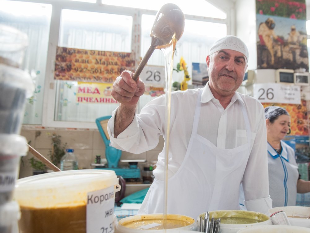 Продавец мёда