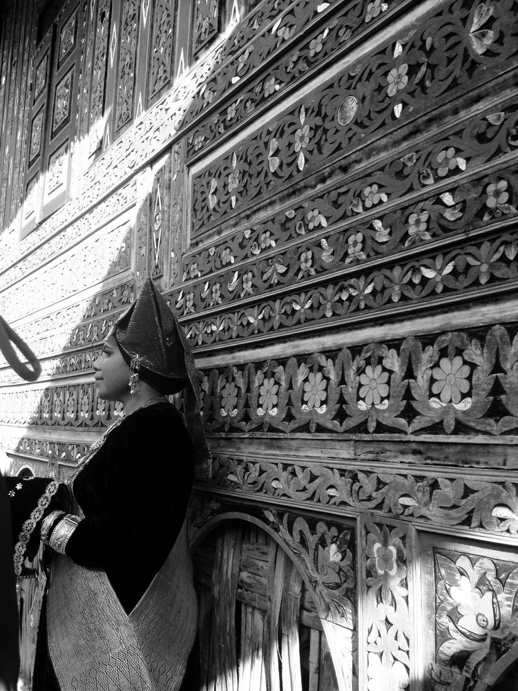 Mix culture ( Minang and Papua )