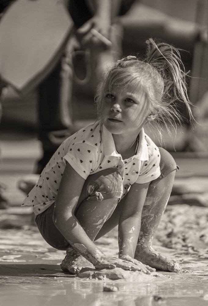 И строить замки из песка ...