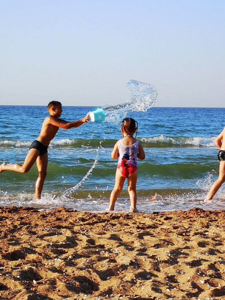 Обливаются