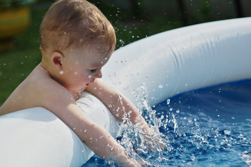 Баловство и бассейна...