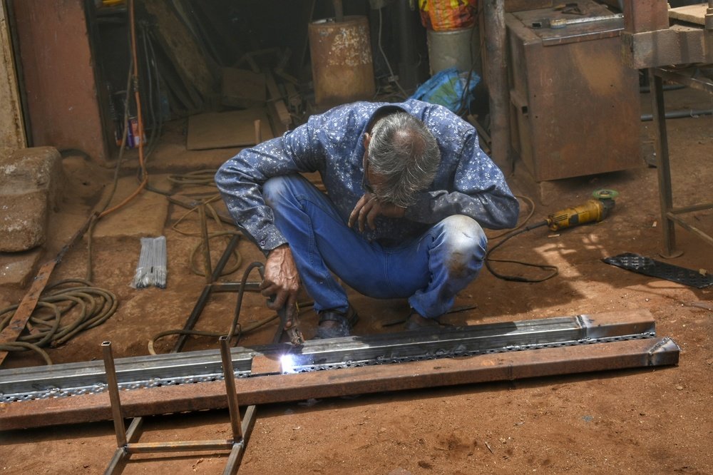 Welding by risking eyes