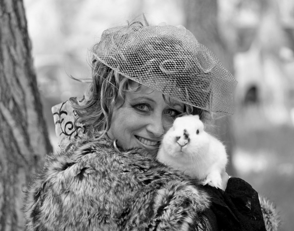 Lady with a rabbit