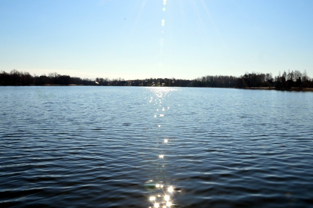 Где то у озеро...