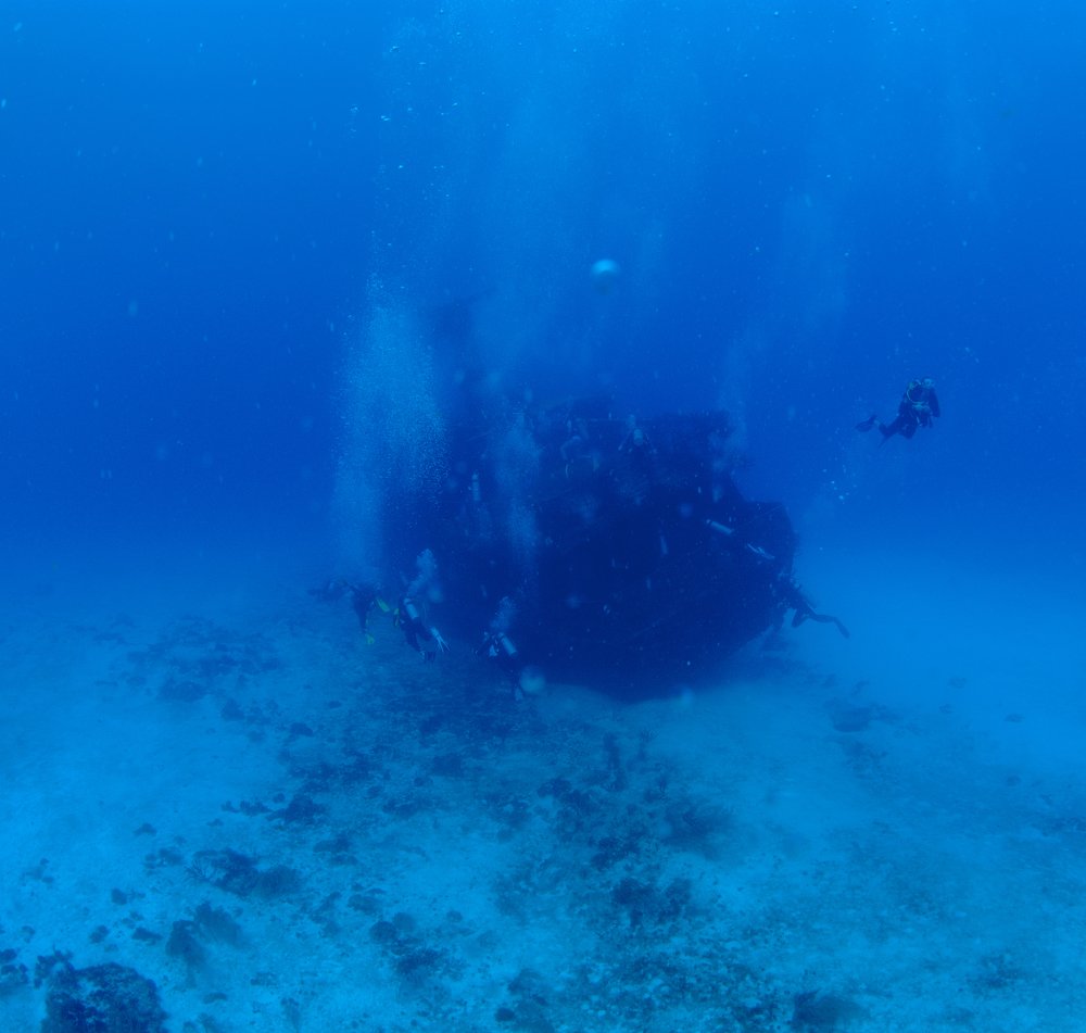 Leaving the shipwreck dive site.