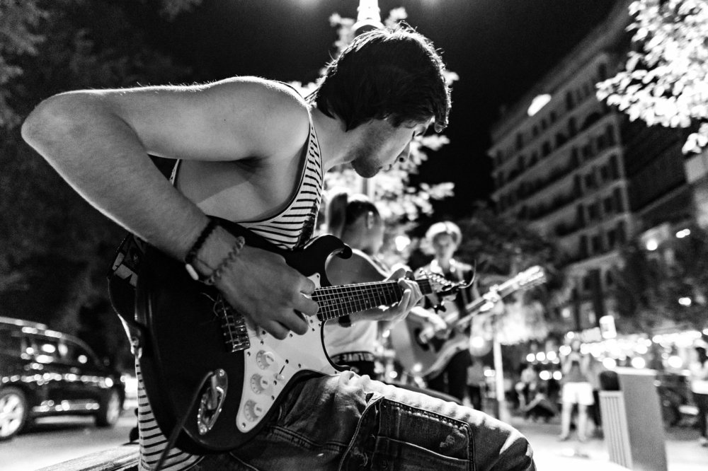 Звуки элеткрострун