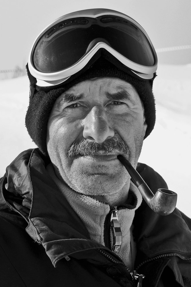 Портрет мужчины с трубкой