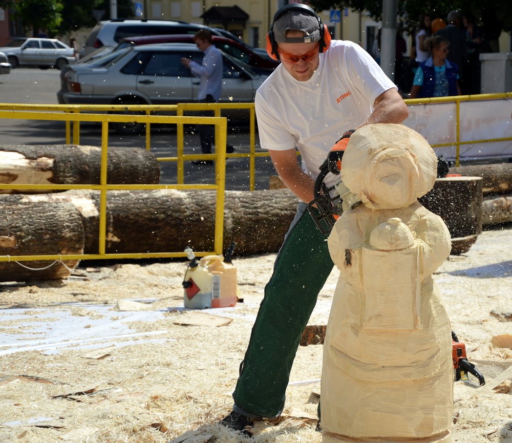 Вырежу-ко я себе снегурочку