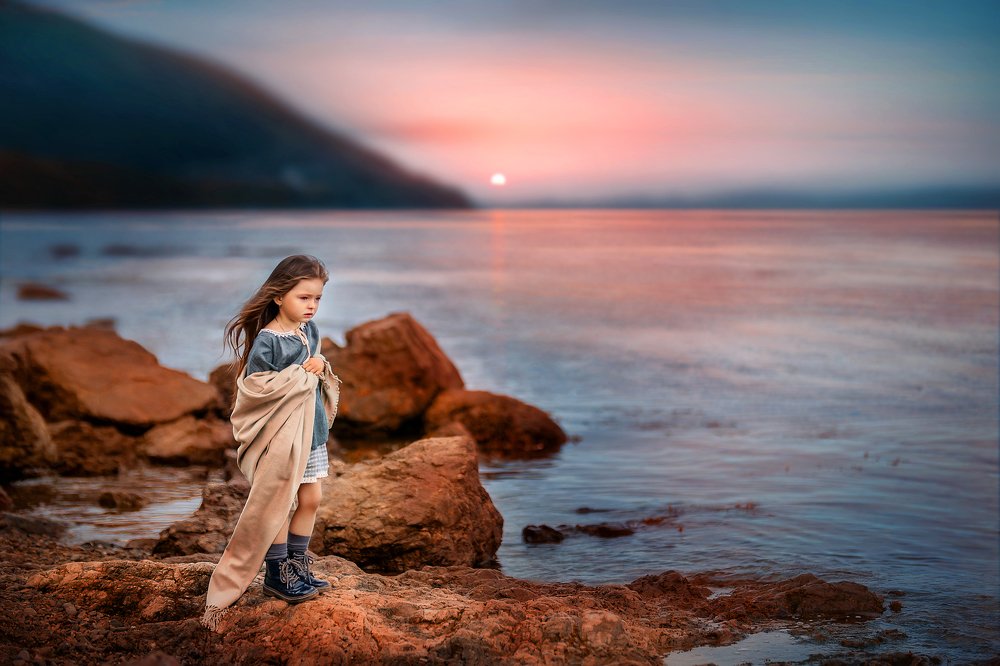 Девочка и море