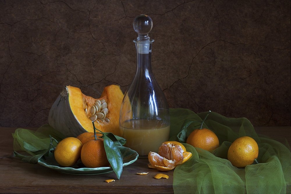 Натюрморт с тыквой и мандаринами
