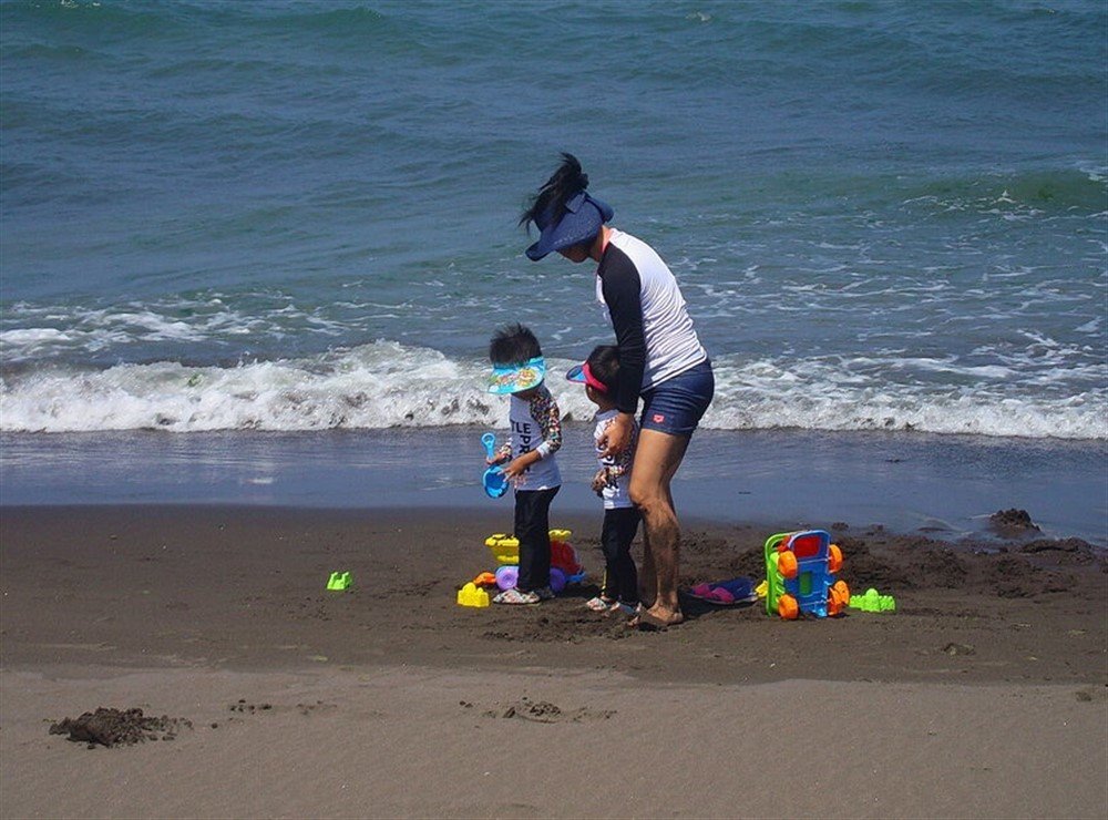 Дети у воды